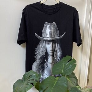 Beyoncé Renaissance Tour Tee Cowboy Hat Cowgirl Manufacturer Distressing Med.